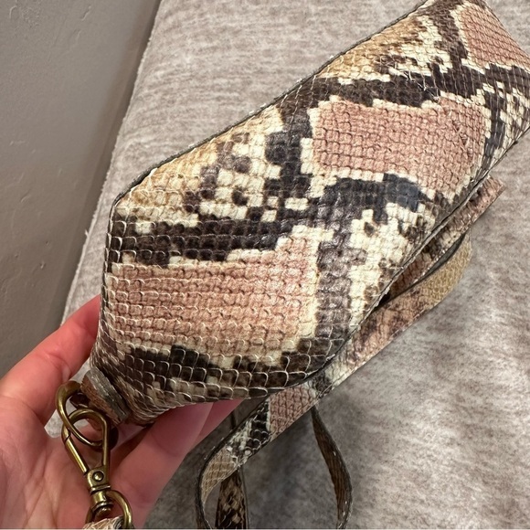 Madewell Leather Embossed Snakeskin Transport Camera Crossbody Bag NWOT #MW1 - Picture 11 of 17